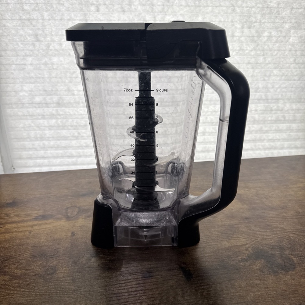 Ninja Blender 72 oz 9 Cup Pitcher Lid Spout Lid w/ Blade BL660 BL770 BL780